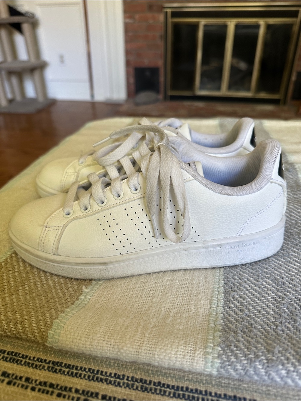 adidas Cloudfoam advantage White Low-Top Leather Sneakers tennis shoes 6
